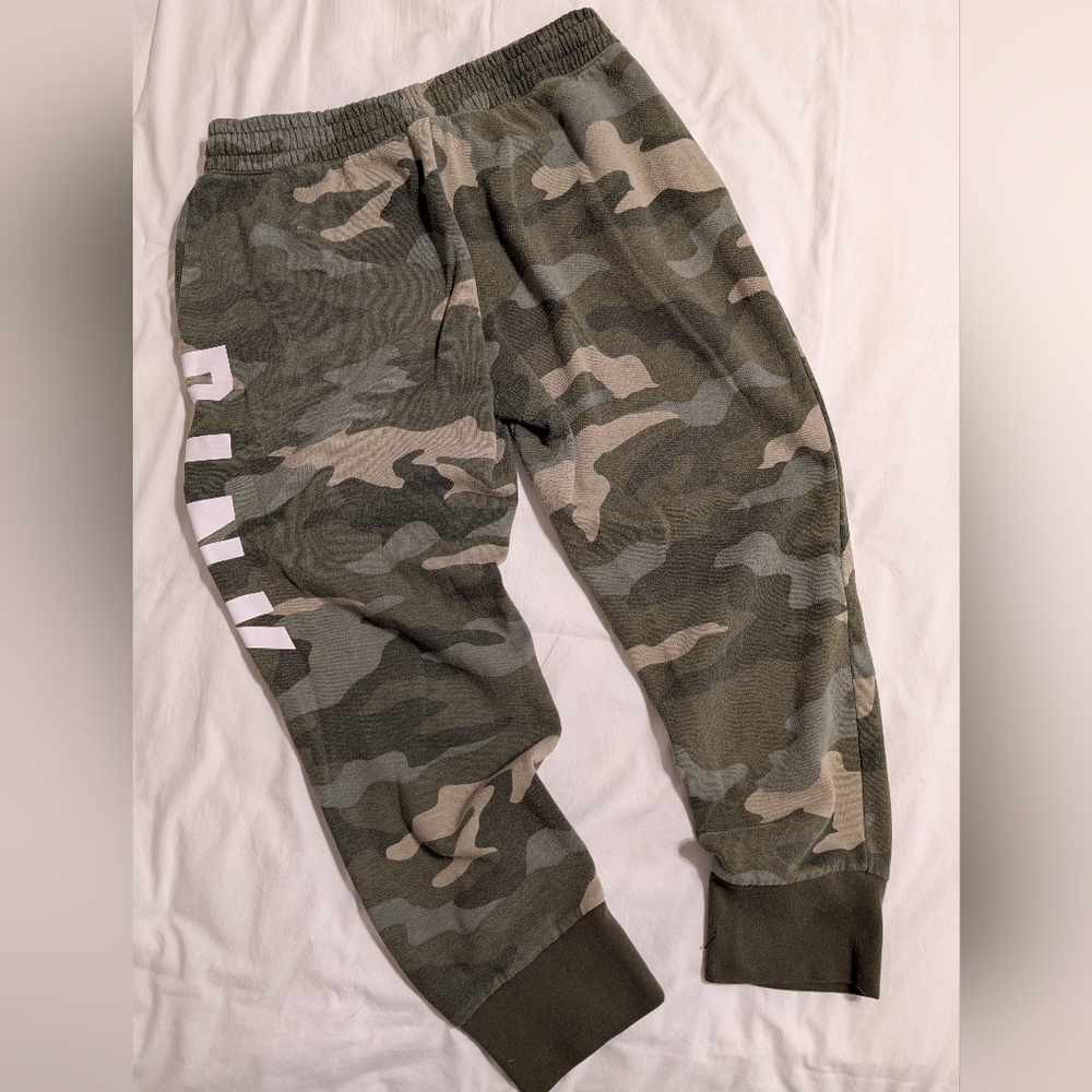 Victoria's Secret PINK Green Camo Jogger Lounge Sweatpants - Picture 6 of 8